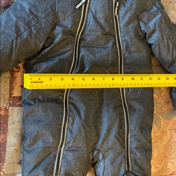 Great Baby snowsuit used twice. - Picture 9 of 10